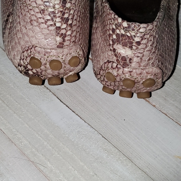 Coach Size 37 Snakeskin Design Driving Flats - Picture 5 of 8